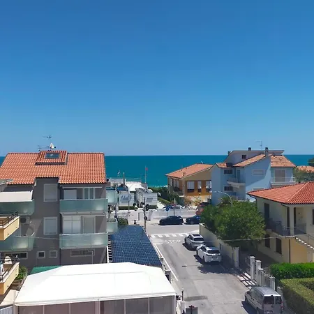 Attico Trilocale A Due Passi Dal Mare E Dal Centro Cod 501 Διαμέρισμα